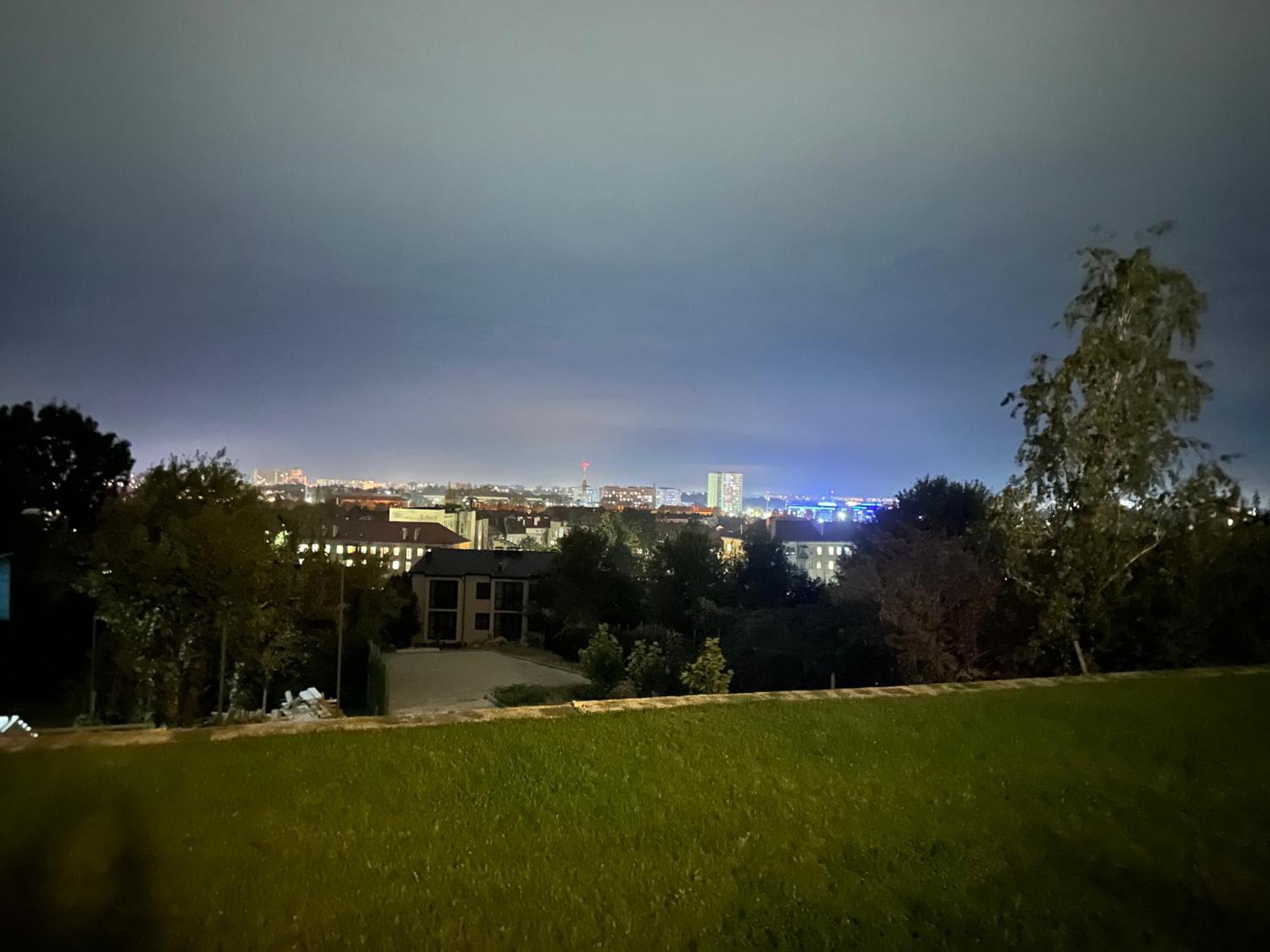 Панорамні Апартаменти Oezjhorod Buitenkant foto